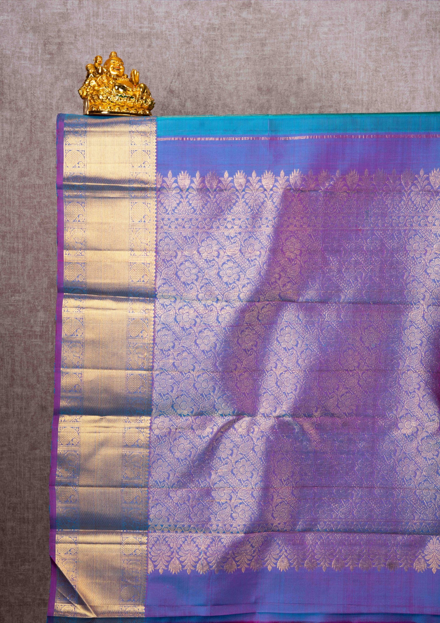 Kanjivaram Sapphire Green Pure Silk Jacquard Saree With Purple Blouse