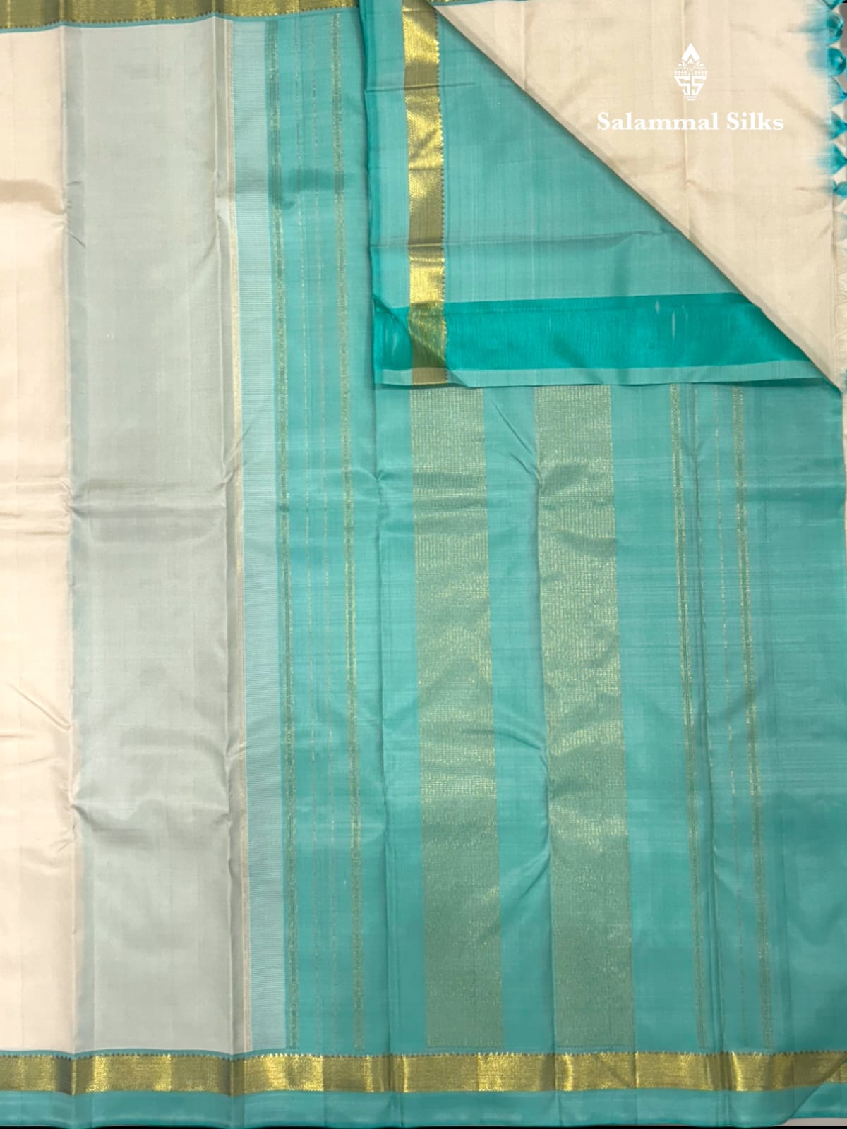 Kanjivaram Half White Silk Saree With Teal Border