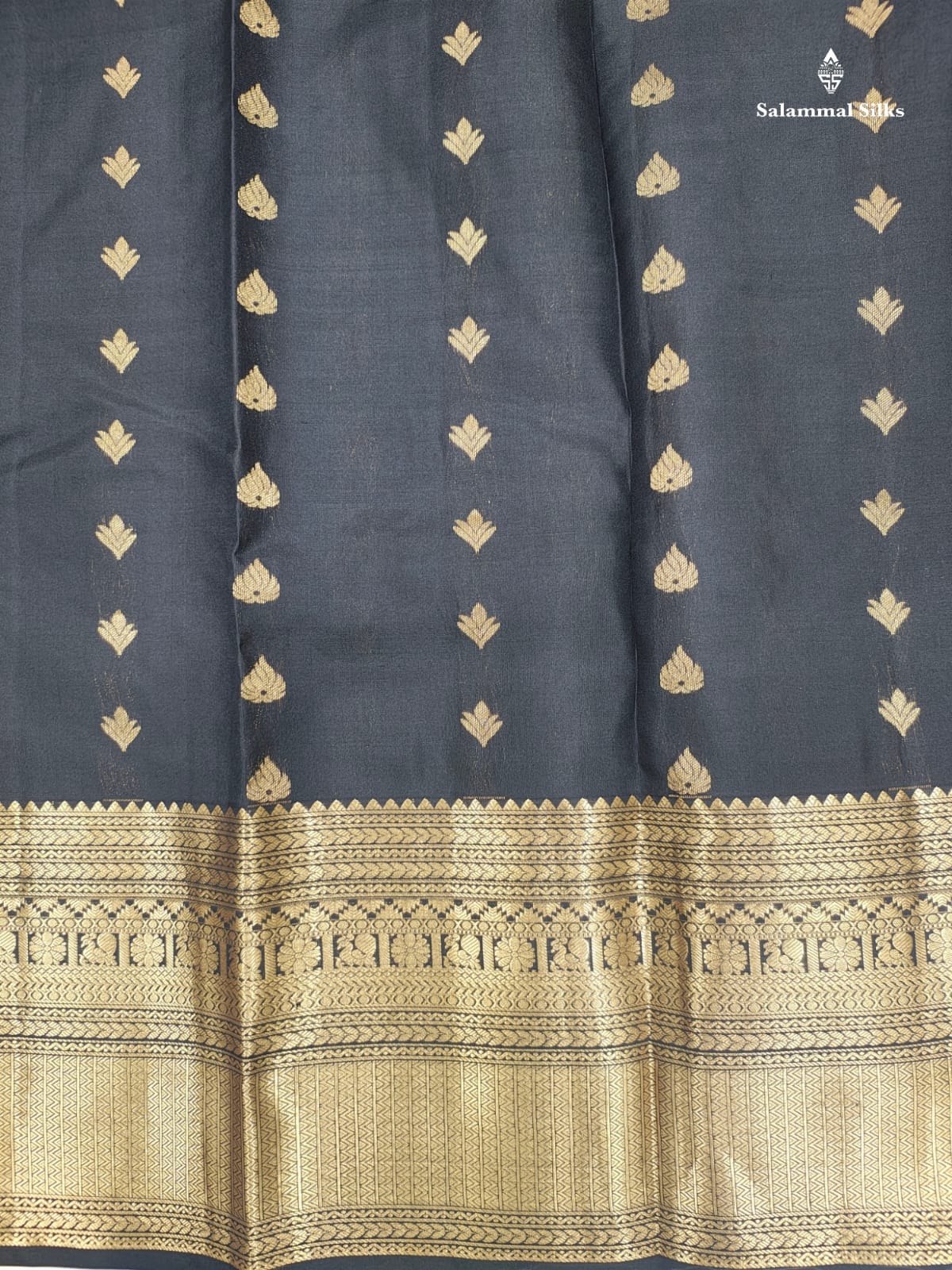 Kanjivaram Black Silk Saree With Blouse