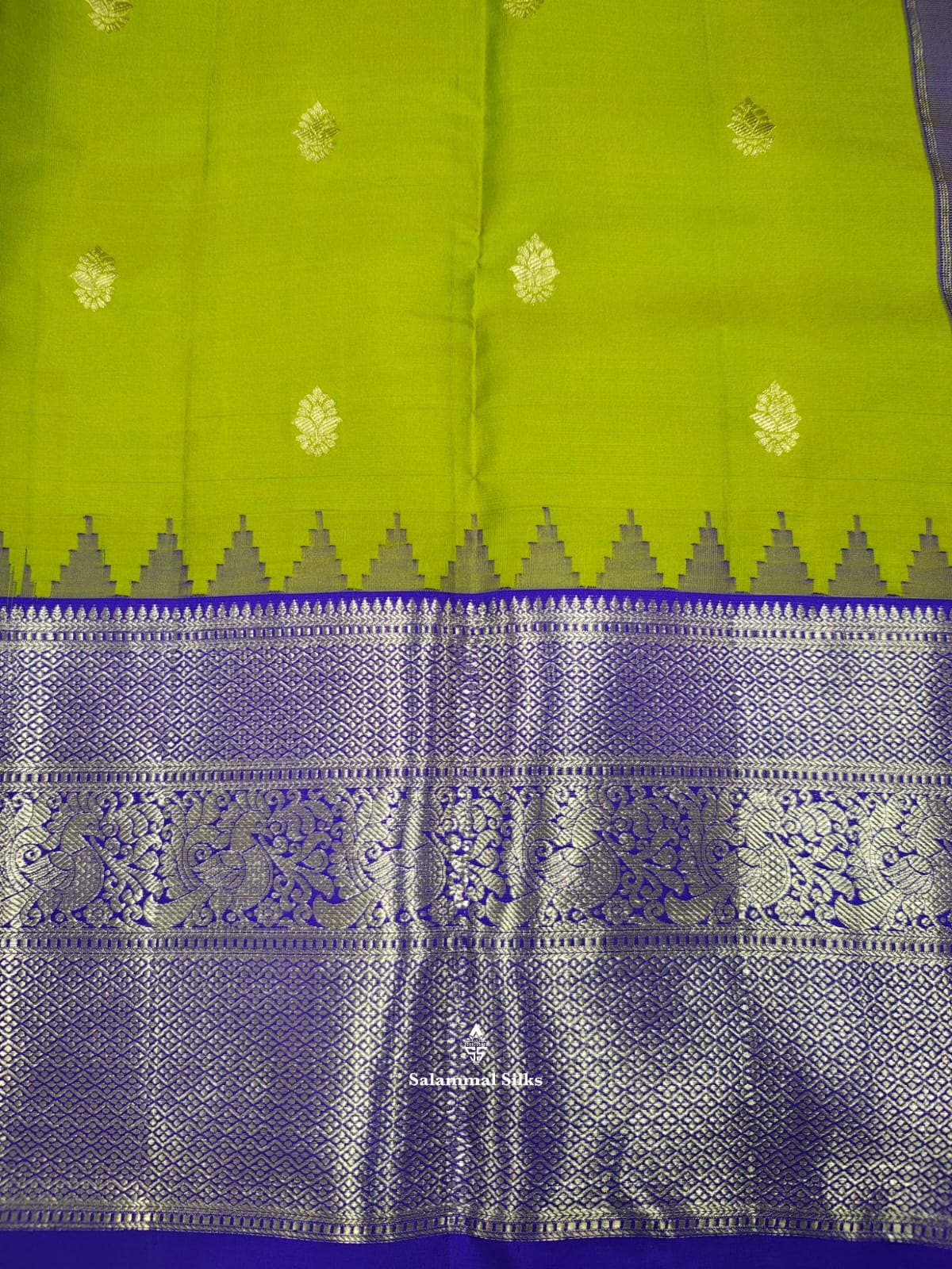 Kanjivaram Parrot Green  Pure Silk Saree With Royal Blue Border