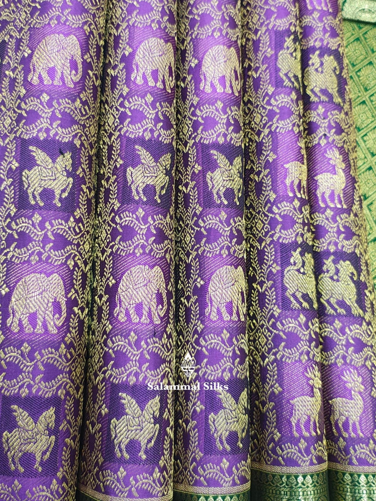 Kanjivaram Grand Beautiful Violet Pure Silk Saree With Bottle Green Blouse