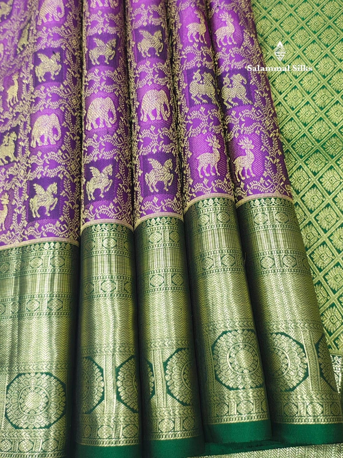 Kanjivaram Grand Beautiful Violet Pure Silk Saree With Bottle Green Blouse